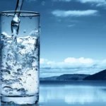 كيف يؤثر نقص السوائل في ارتفاع السكر بالدم؟