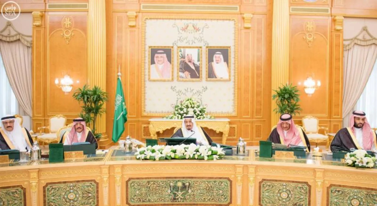 مع تعثر &ldquo;الرئاسي&rdquo; بحسم تقسيمها.. نقل ملف تشكيل حكومة عدن للعاهل السعودي