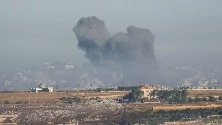 Israeli shelling targets the outskirts of towns in southern Lebanon