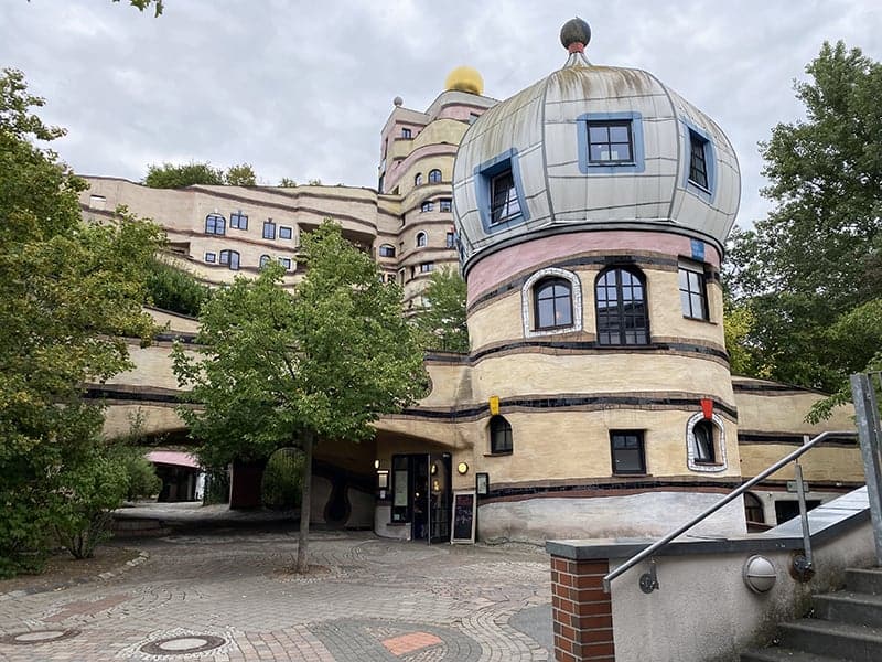 46+ Inspirational Jahrhundertwasser Haus - Architect Hundertwasser: om voor om te rijden | All Kinds / Kies tussen een enkel ticket voor de permanente tentoonstellingen, .