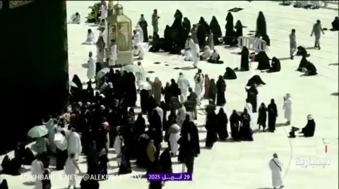 مشاهد من الحرم: انسيابية الطواف بعد تطبيق قرار تأشيرة الحج مشاهد من الحرم: انسيابية الطواف بعد تطبيق قرار تأشيرة الحج