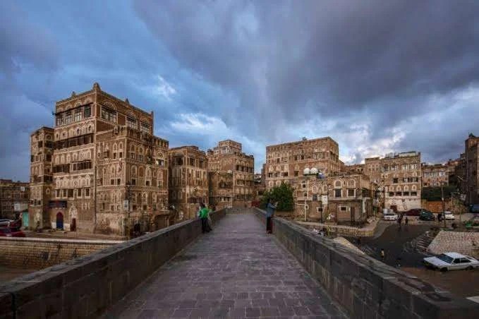 مفاجأة مدوية.. الحسيني يكشف الحقيقة الكاملة وراء عدم تحرير صنعاء والحديدة