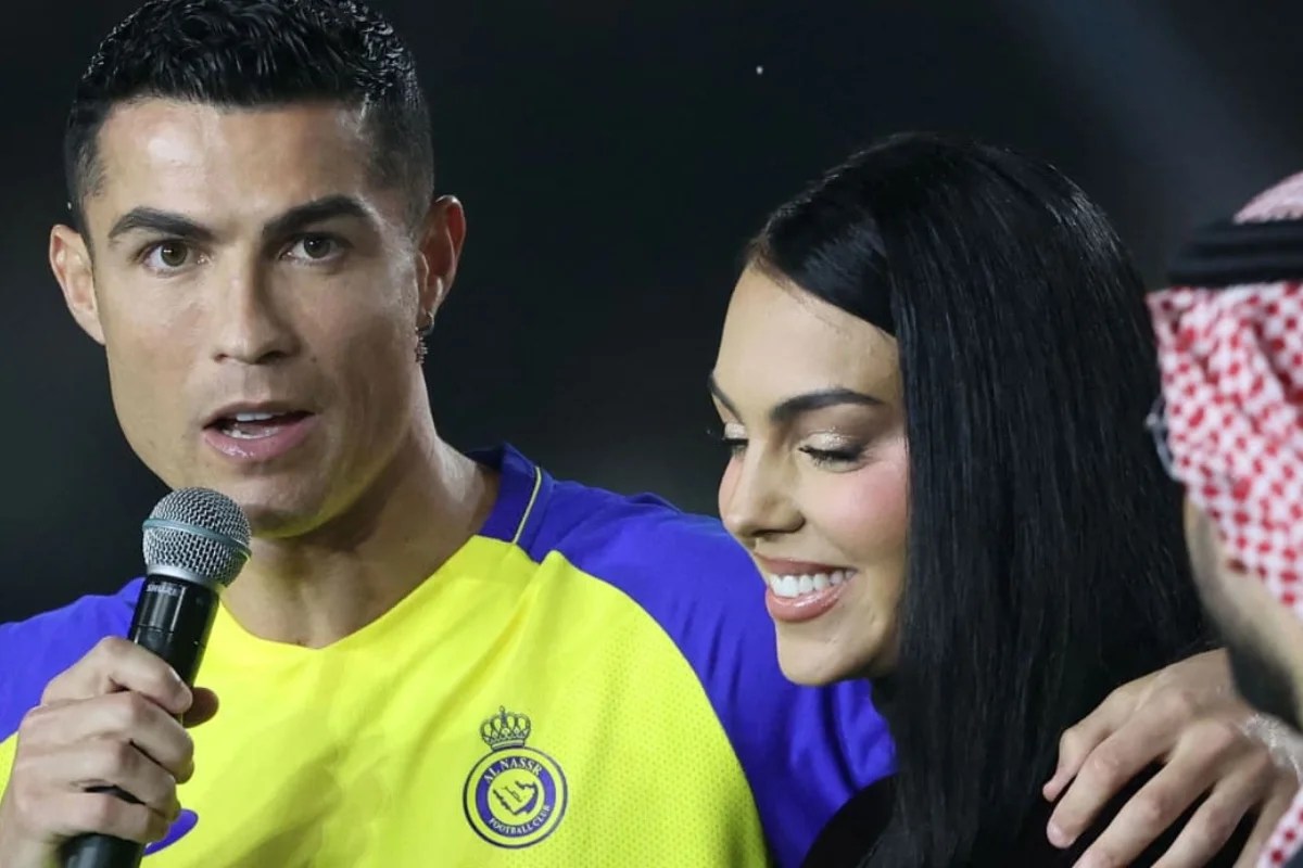 صدمة لجماهير النصر: جورجينا تُثير الجدل بفيديو يجبر رونالدو على الاستجابة فوراً!