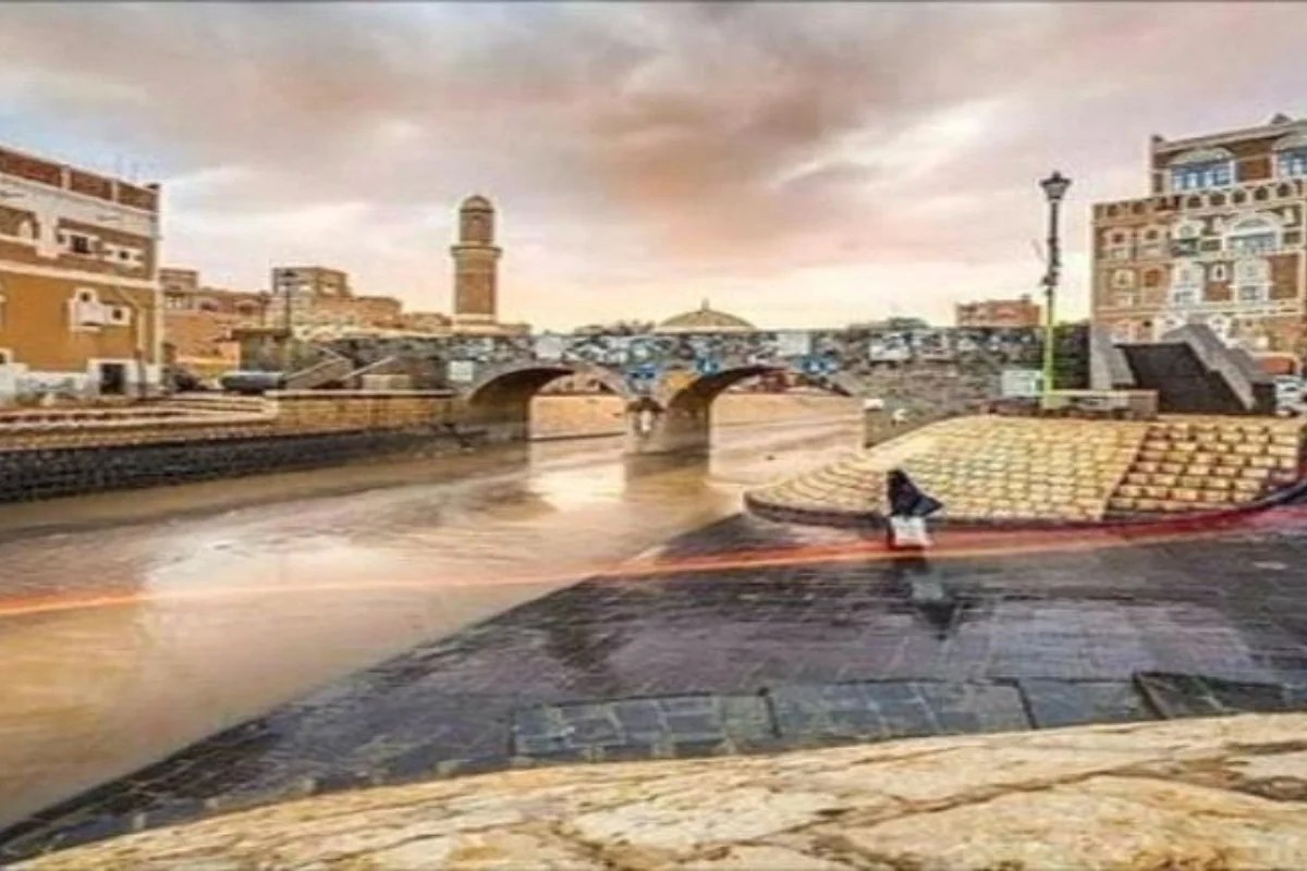 شارع الستين يتحول إلى نهر هائج يبتلع المركبات ويشل العاصمة