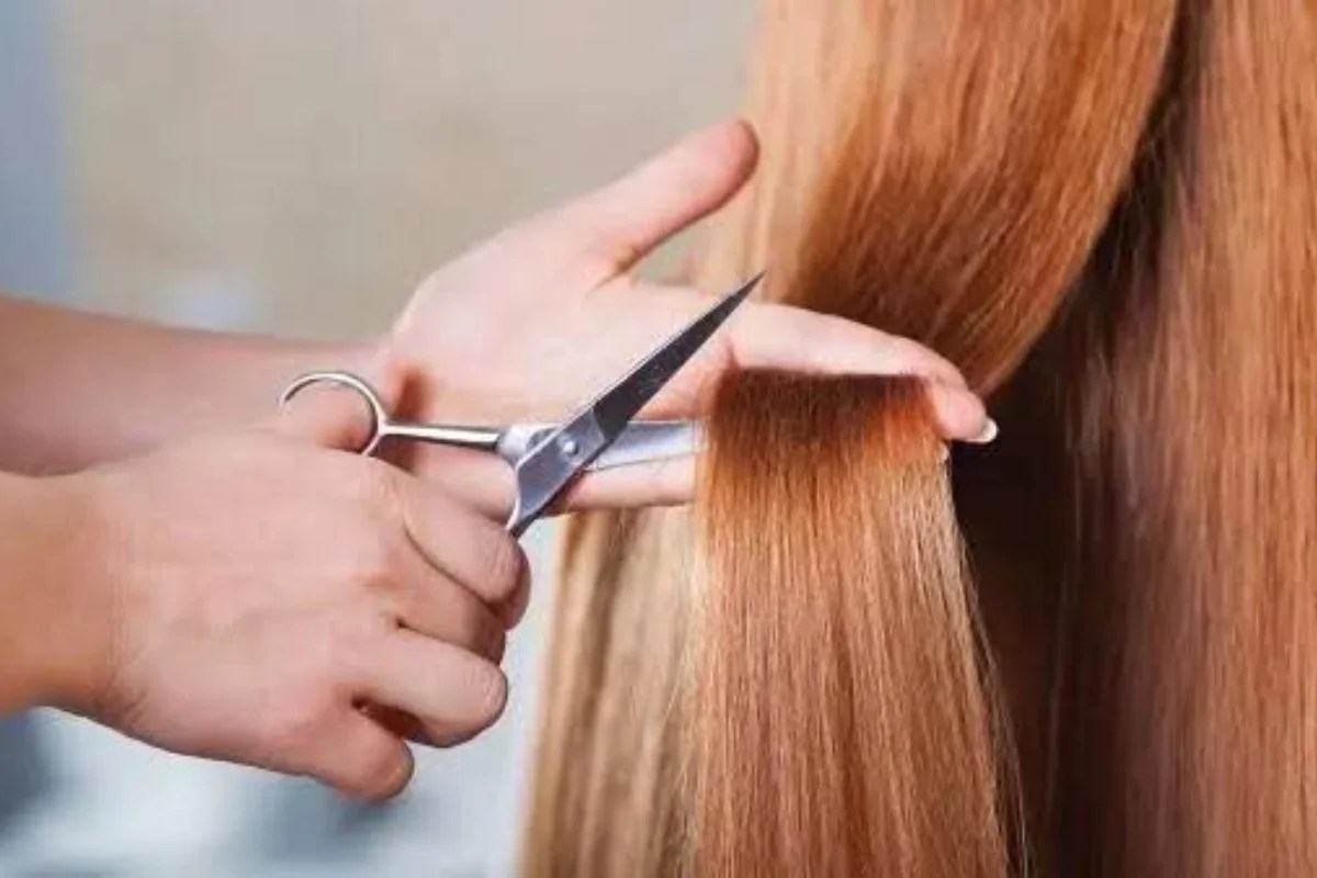 موعدك مع الجمال.. أفضل توقيتات قص الشعر لتطويله وتكثيفه!