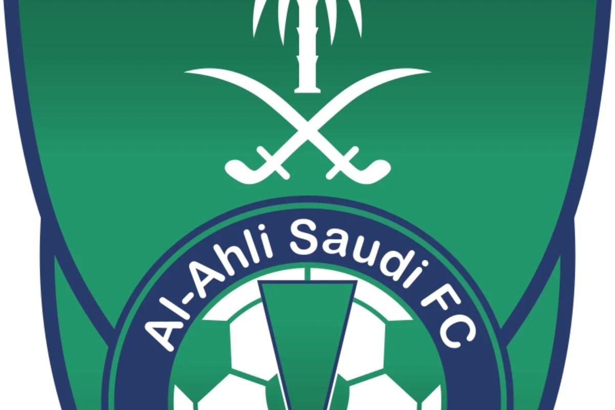 الكلاسيكو المنتظر: تشكيل الأهلي الناري لمواجهة الاتفاق في قمة الجولة 33 من دوري روشن 2025!