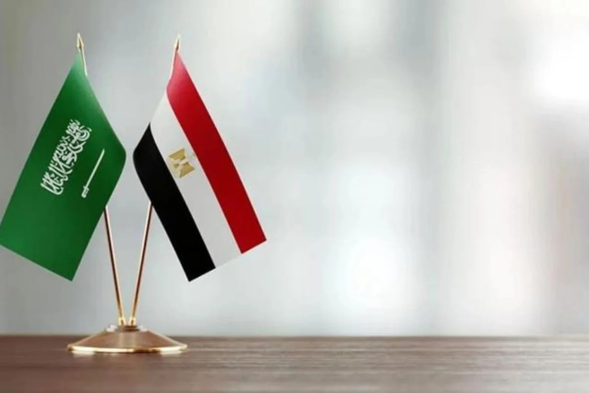 البحر الأحمر يشهد تحولًا تاريخيًا: مشروع سعودي مصري يربط القارتين