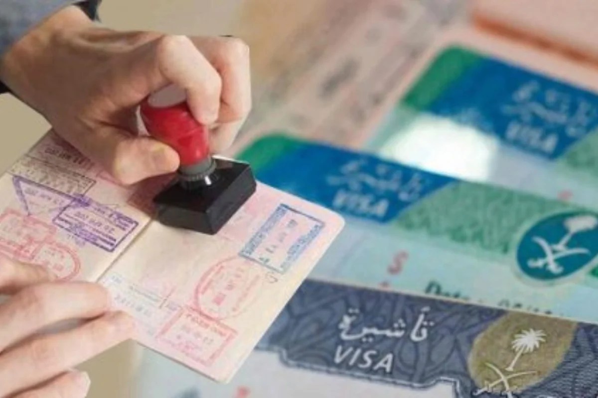 فرحة المقيمين تتجدد بعد قرار تخفيض رسوم الزيارة العائلية في السعودية