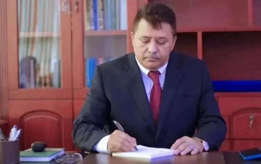 من السلطة إلى قفص الاتهام.. تعز تطالب بمحاكمة قيادي بارز من السلطة إلى قفص الاتهام.. تعز تطالب بمحاكمة قيادي بارز