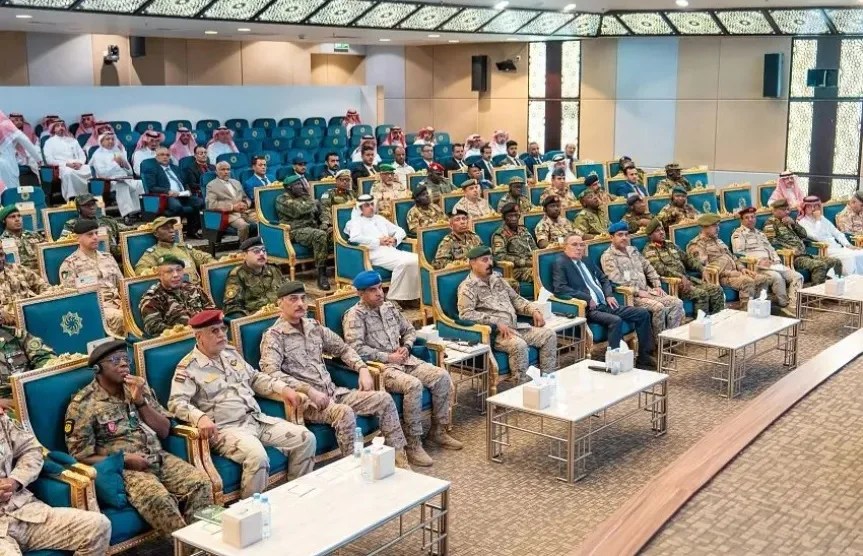خطوة جديدة من التحالف الإسلامي العسكري تجاه اليمن.. إعلان رسمي يكشف التفاصيل خطوة جديدة من التحالف الإسلامي العسكري تجاه اليمن.. إعلان رسمي يكشف التفاصيل