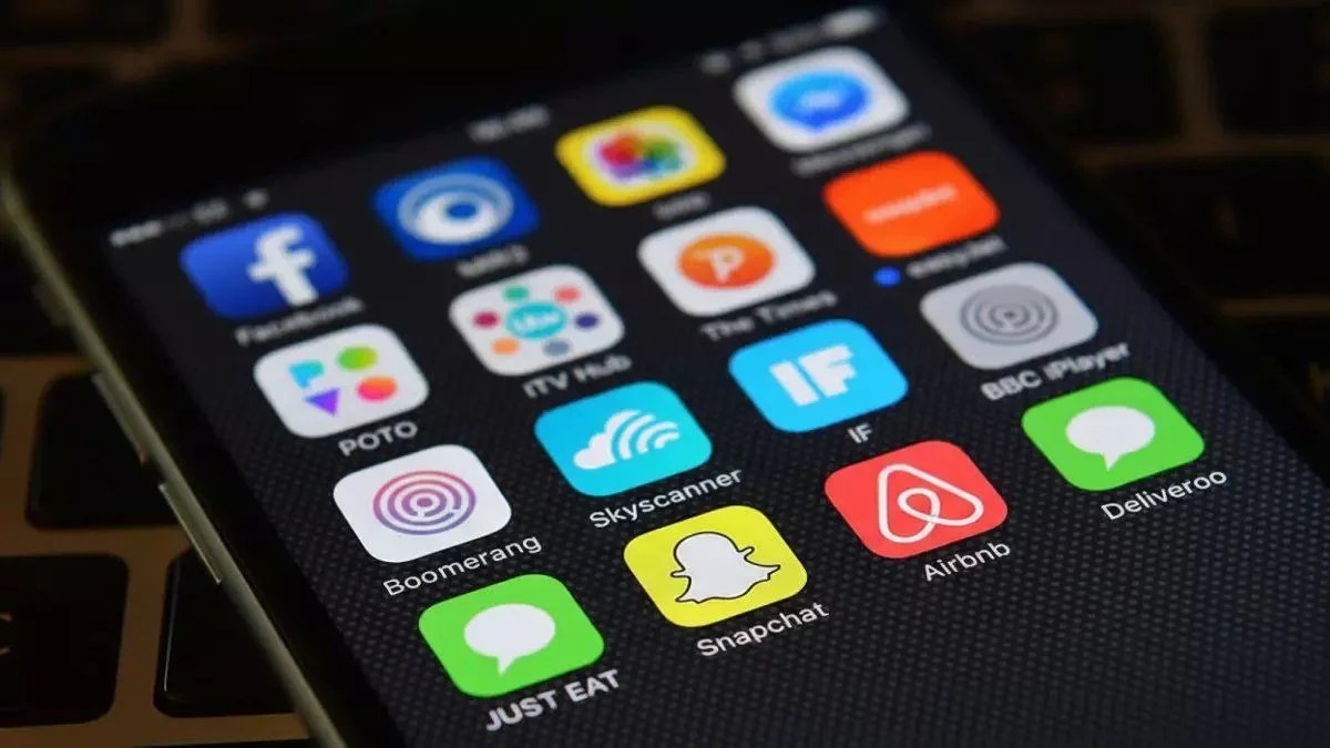 رسمياً: تطبيقات مراسلة مخترقة تخترق هاتفك وتسرق صورك ورسائلك… الخبراء يحذرون من 12 تطبيقاً خطيراً موجوداً في جوالك الآن! رسمياً: تطبيقات مراسلة مخترقة تخترق هاتفك وتسرق صورك ورسائلك… الخبراء يحذرون من 12 تطبيقاً خطيراً موجوداً في جوالك الآن!