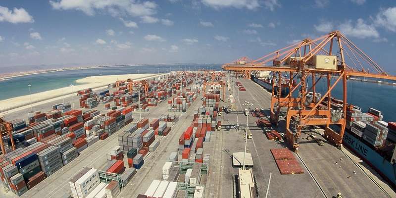 مشروعات ومبادرات نوعية تعزز قطاع النقل والاتصالات في سلطنة عُمان