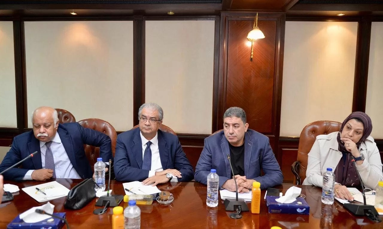حمدي رزق رئيسًا للجنة تطوير الصحافة الورقية والرقمية بالأعلى للإعلام .. ورانيا مكرم مقررًا