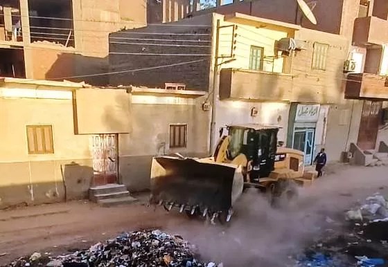 ورفع 219 طن من المخلفات والقمامة والتراكمات بأحياء مدينة أسوان ورفع 219 طن من المخلفات والقمامة والتراكمات بأحياء مدينة أسوان