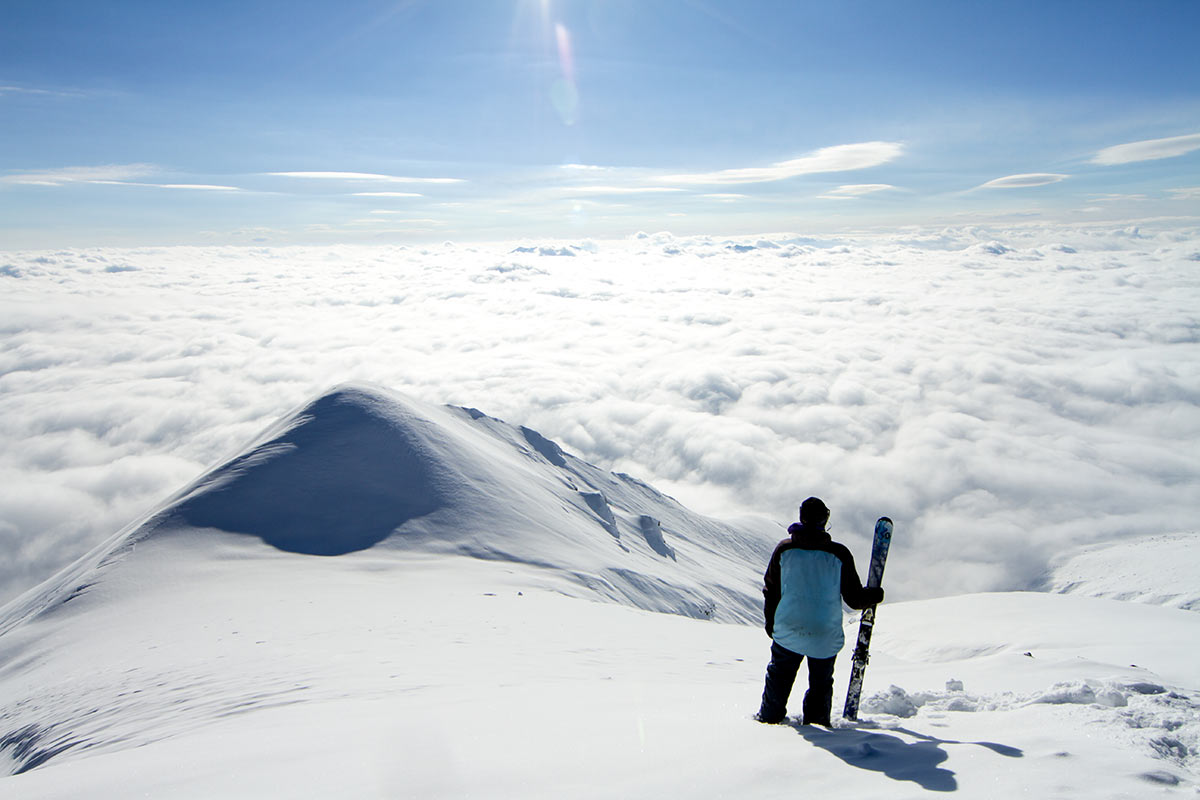 В перерыве между покорением белоснежных склонов кавказа в гудаури можно насладиться плаванием в закрытом бассейне, игрой в теннис и . Frirajd V Gruzii Novyj God 2020 Aviaperelety V Tbilisi Shkola Frirajda I Ski Tura V Gudauri Alpindustriya