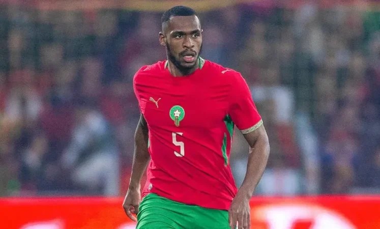 عيسى ديوب ينتقل إلى إيبسويتش تاون الإنجليزي بعد تألقه مع المنتخب المغربي في المونديال عيسى ديوب ينتقل إلى إيبسويتش تاون الإنجليزي بعد تألقه مع المنتخب المغربي في المونديال
