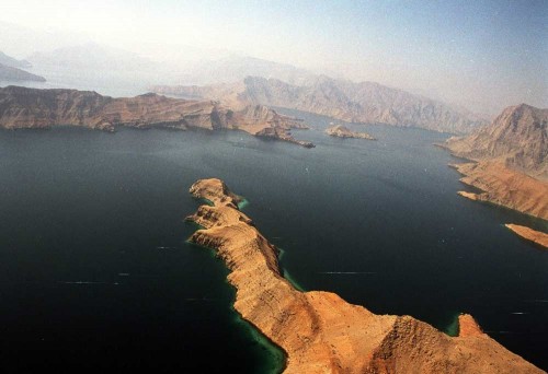 ترامب يسعى إلى إعلان مضيق هرمز أرضا أمريكية ترامب يسعى إلى إعلان مضيق هرمز أرضا أمريكية