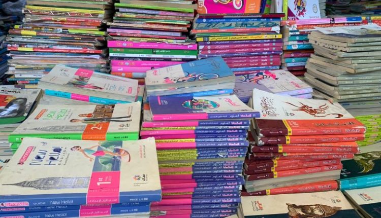 الكتبيون يطالبون بمعالجة الخصاص في المقررات الدراسية الكتبيون يطالبون بمعالجة الخصاص في المقررات الدراسية
