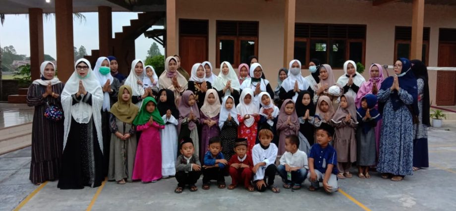 SD Al Qur’an Amirul Mukminin Mencetak Hafidz Cilik dengan Pendekatan Tasmi'  - Amal Insani Foundation