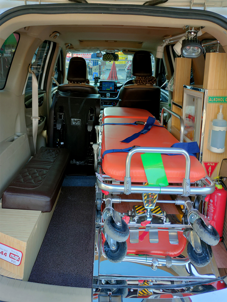 darurat hubungi kami ambulance semarang