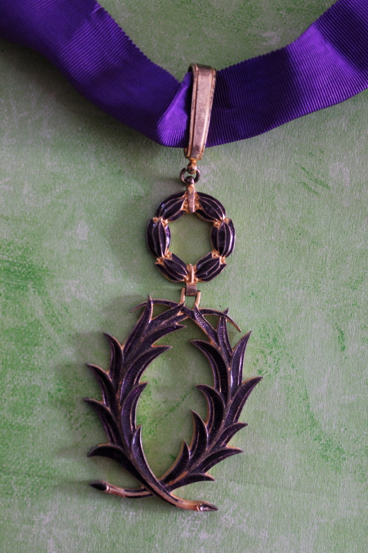 Les palmes académiques, fondées sous l'empire, prendront en partie le relai . L Ordre Des Palmes Academiques