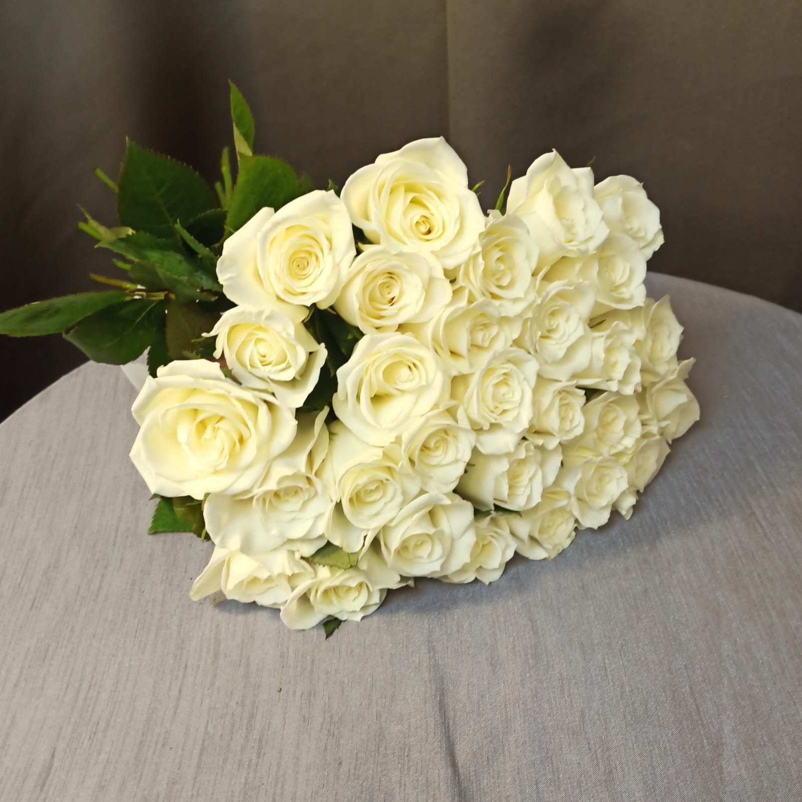 Роза сорта Эскимо 50 см - Цветочная мастерская Ангаж