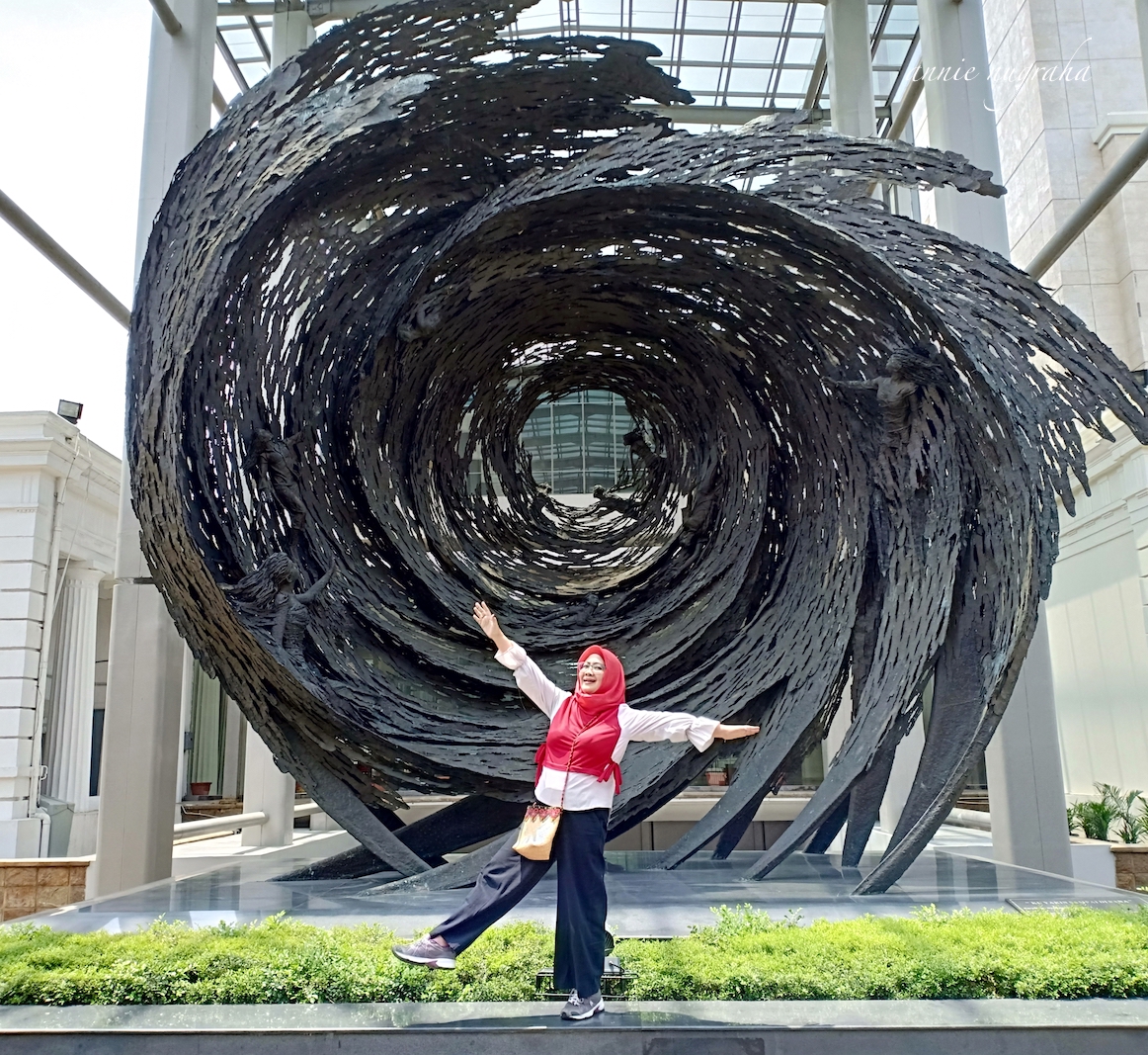 Museum Nasional Indonesia (Museum Gajah). Kantung Peninggalan Sejarah  Terbesar di Tanahair. - Annie Nugraha
