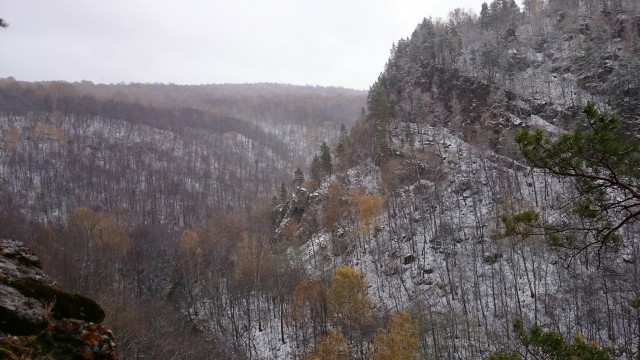 Красивейшее гумеровское ущелье расположено около небольшой деревеньки гумерово в ишимбайском районе республики башкортостан. Gumerovskoe Ushele