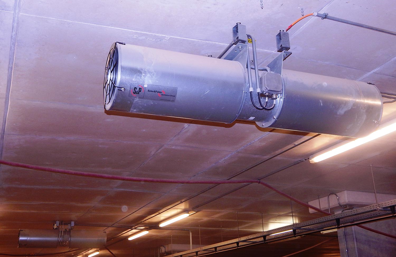 Ceiling fans have long been a way to keep us cool throughout the hot days of summer, but lately, they've become just as stylish as they are functional. Vibration Isolation Ceiling Hanger | Vibro-CH