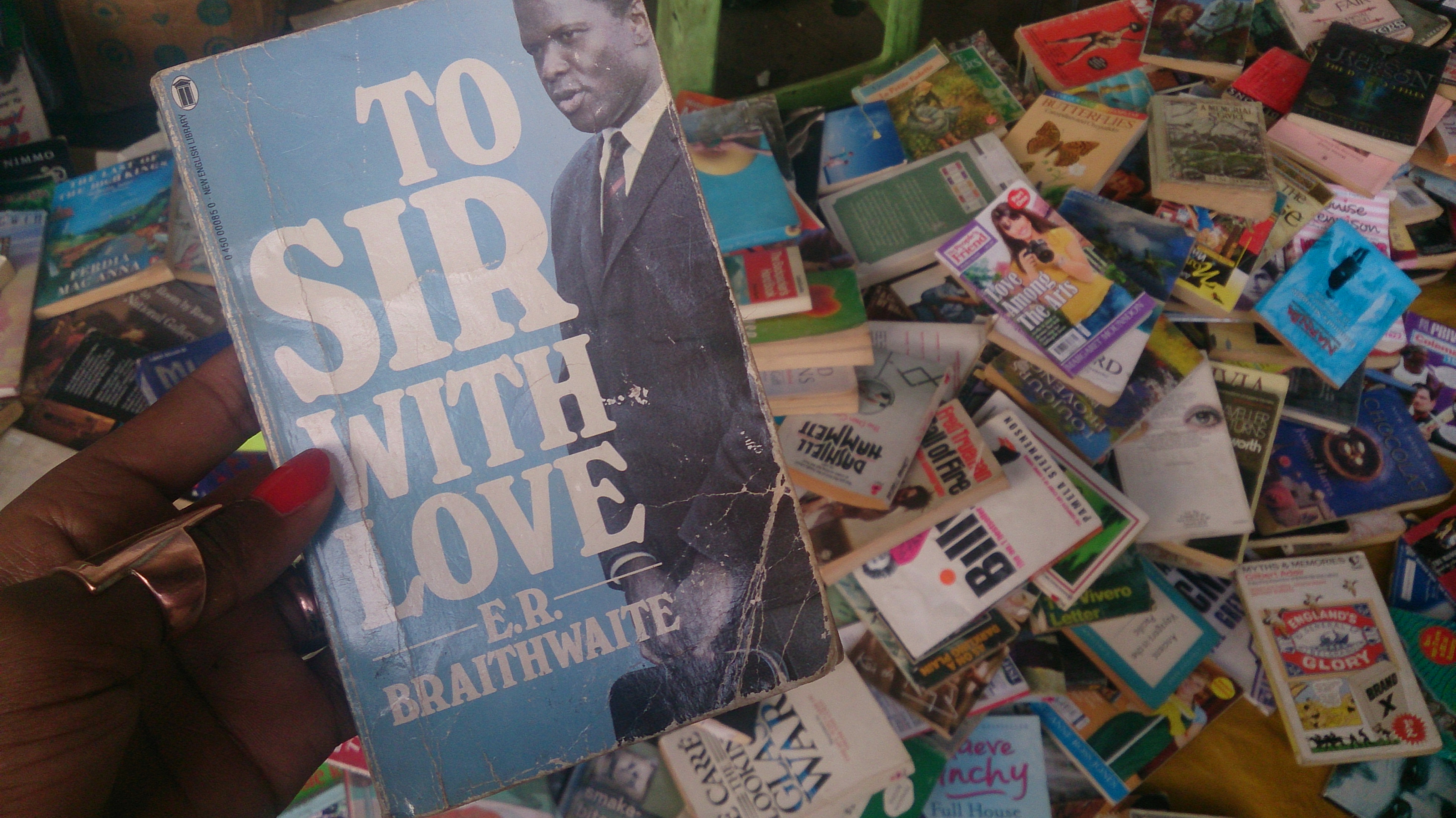 And the lady kisses gawain three times. To Sir With Love E R Braithwaite Book Review Black Roses