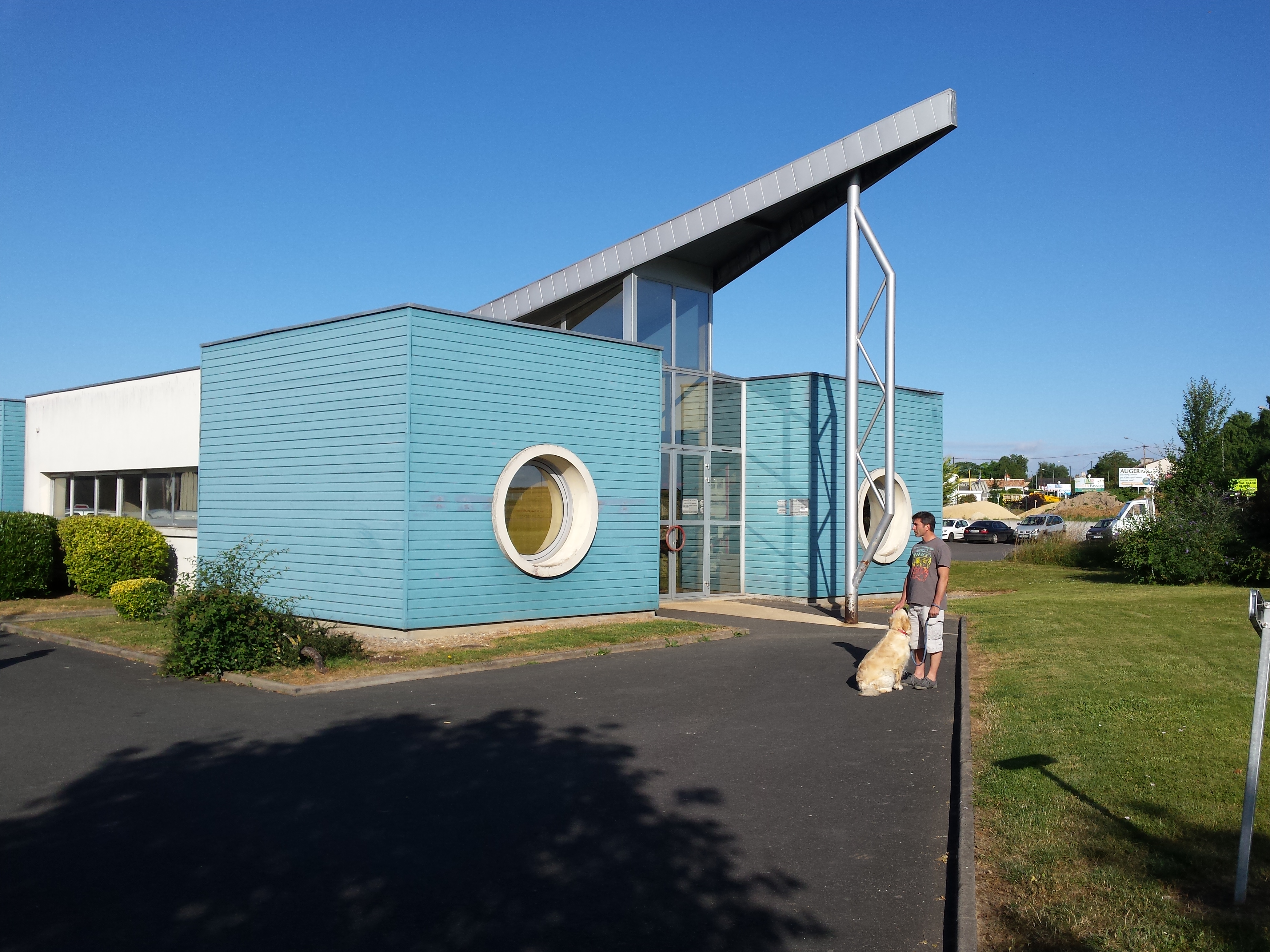 De nombreux vétérinaires exercent sur poitiers. Clinique vétérinaire Tecvet - Vouillé - Alpha & Omega