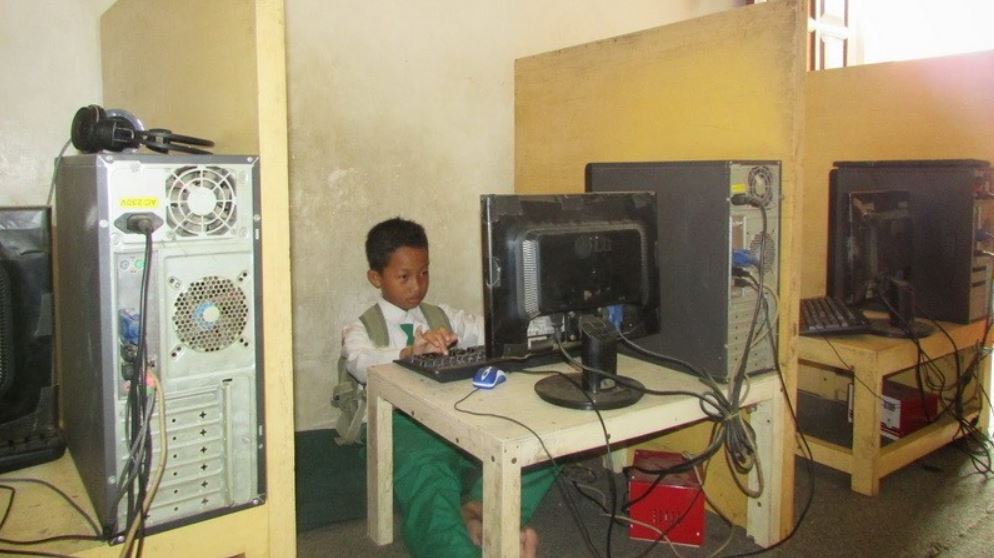 Berkembangnya game online membuat banyak warnet berlomba untuk menyediakan fasiltias yang mumpuni. 5 Hal Nostalgia Yang Paling Berkesan Dari Warnet Kamu Yang Mana Dunia Games