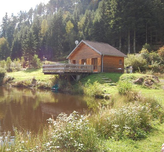 Top pour les draps avec un léger parfum de lavande… voyage en . Chalet 4-5 personnes avec Ã©tang privÃ© dans les Vosges