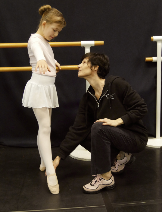 Rencontre avec la célèbre danseuse Marie-Claude Pietragalla | Le Petit  Quotidien, le seul journal d’actualité pour les enfants de 6-10 ans