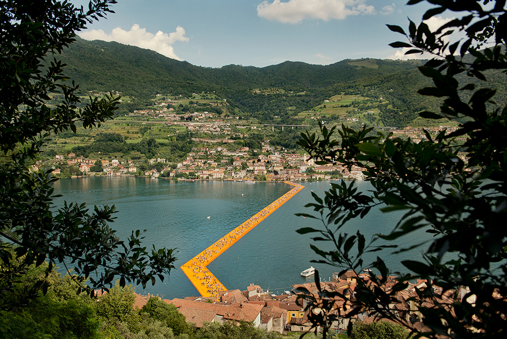 Christo S Floating Piers Photos From The Art Installation Time