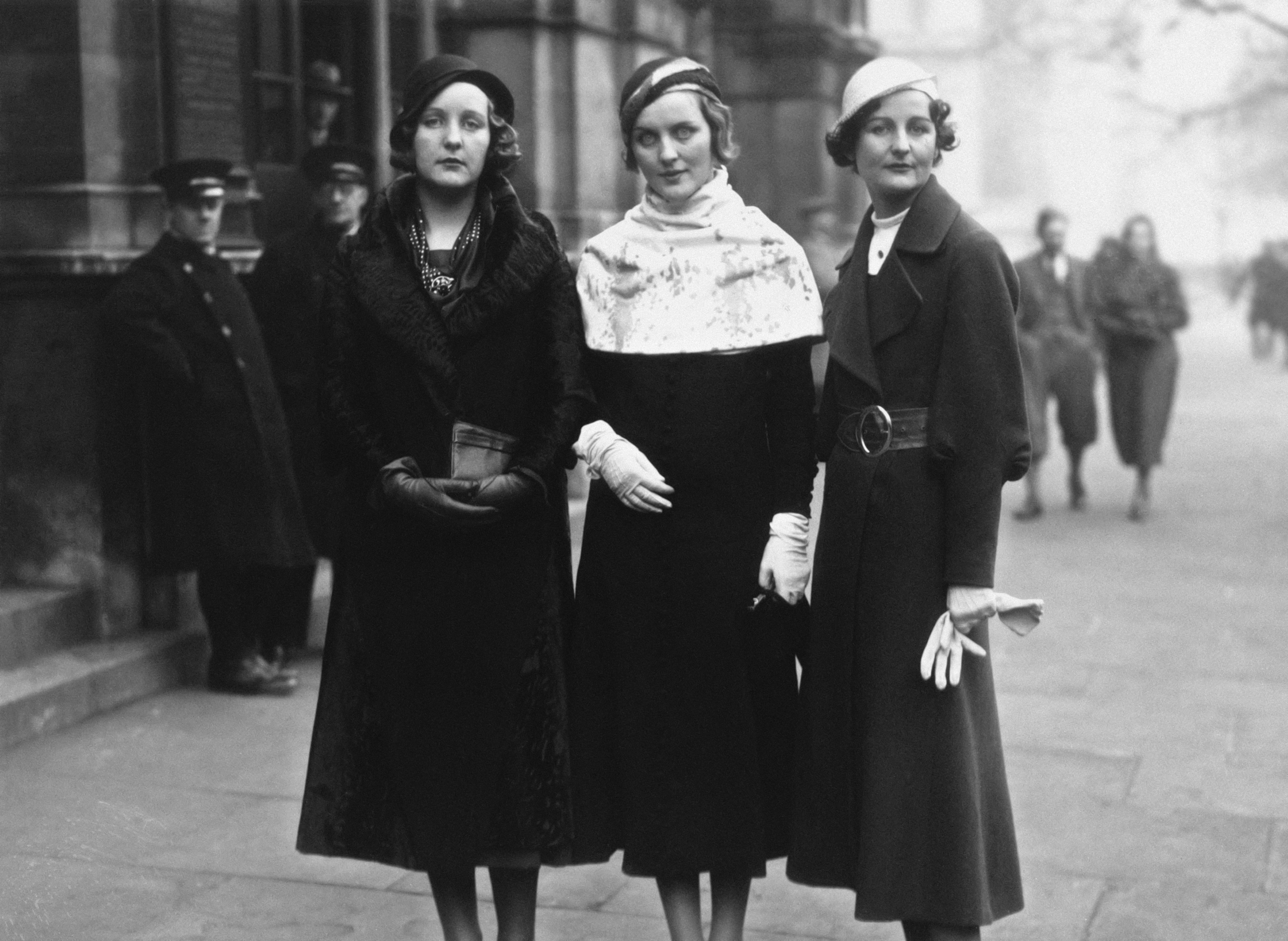 Unity mitford est une noble britannique, née le 8 août 1914 à londres et morte le 28 mai 1948 à oban. Mitford Sisters: Why Modern Women Love the Mitford Sisters