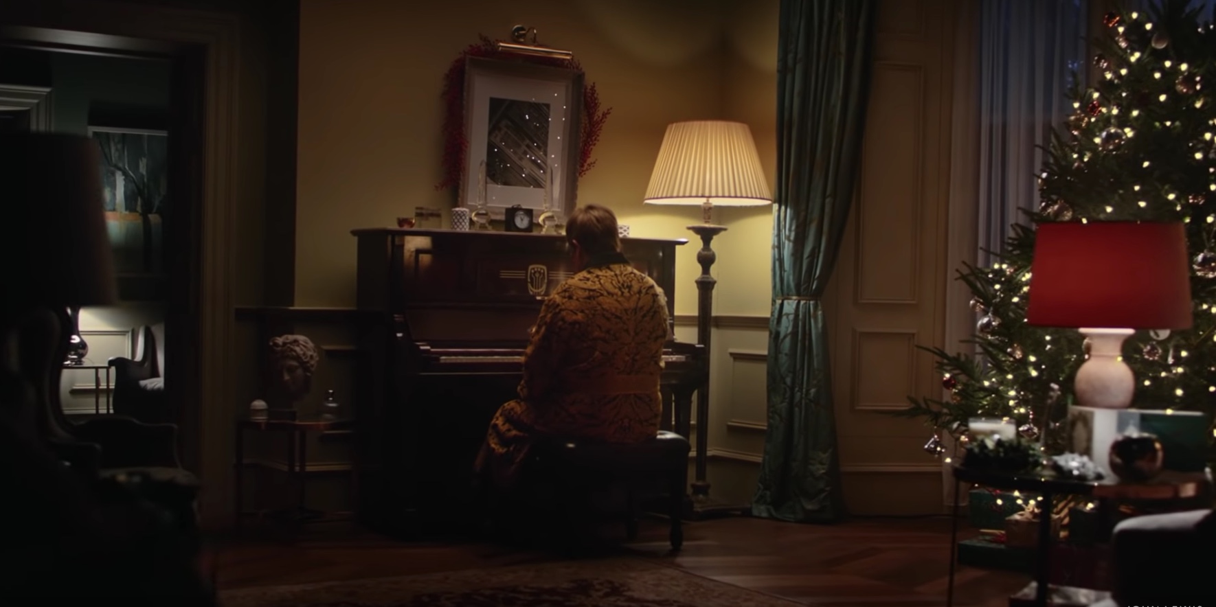 Last year's viral love letter to music lessons has been voted the uk's favourite john lewis christmas advert. Elton John Gets His First Piano In John Lewis S Christmas Ad Time