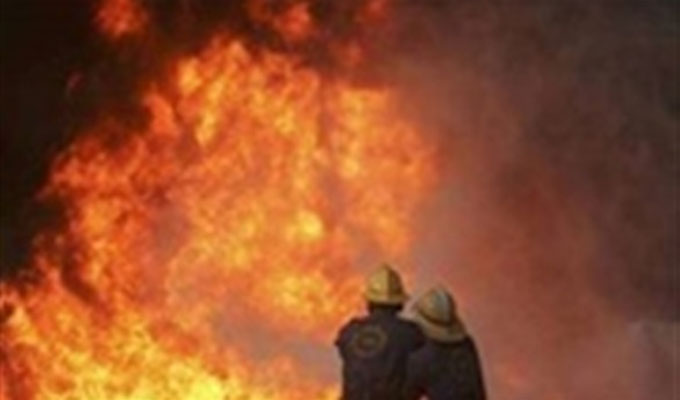 اندلاع حريق بمحل عشوائي لبيع البنزين المهرب بهذه الجهة.. خبر_عاجل اندلاع حريق بمحل عشوائي لبيع البنزين المهرب بهذه الجهة.. خبر_عاجل