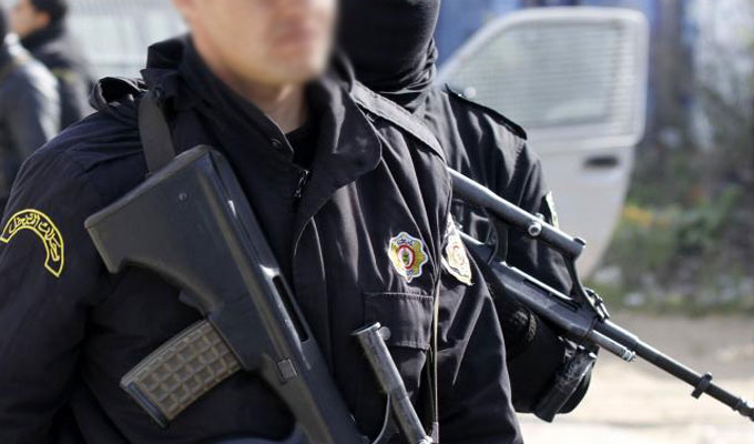 تفاصيل الاطاحة بعناصر شبكة للإتجار بالأشخاص والمخدرات بحي الانطلاقة.. خبر_عاجل
