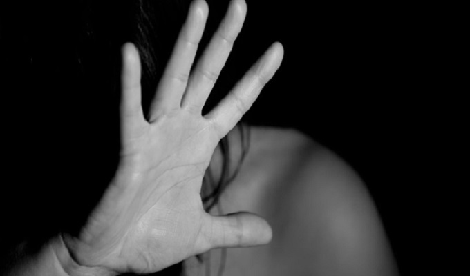 تحويل وجهة فتاة بسكين واغتصابها وسط العاصمة: الاطاحة بالجاني..وهذه التفاصيل..