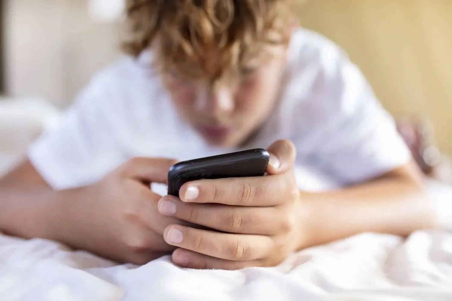 بعد عامين فقط.. أثر خفي للهواتف الذكية يظهر لدى المراهقين..!