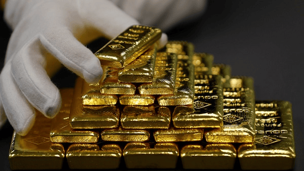 &rlm;ارتفاع الذهب لأعلى مستوى في أسبوع رغم تقلص توقعات التيسير النقدي بأمريكا