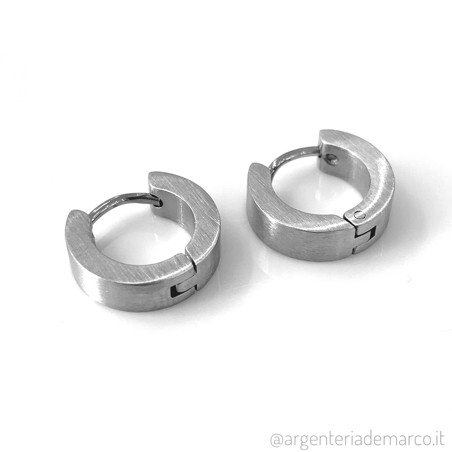 Orecchini per Uomo Donna 12 Paia Cerchio Orecchini Acciaio Inossidabile Punk Hypoallergenic Orecchio Tunnel Piercing Cartilagine Earrings Nero Argentato