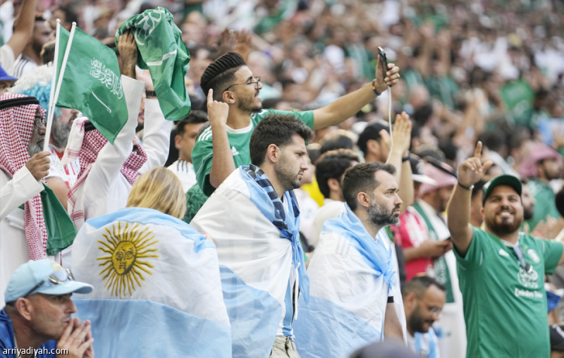 &laquo;فيفا&raquo; يتساءل: هل تلقى أوروجواي مصير الأرجنتين أمام السعوديين؟
