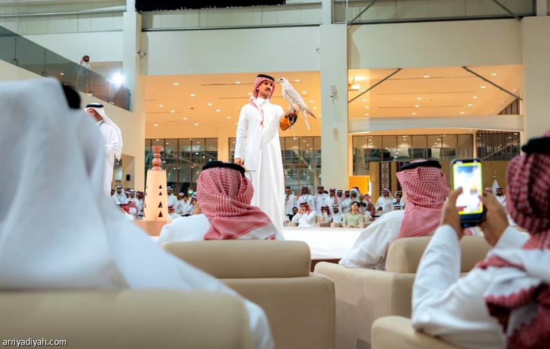 بيع 5 صقور أوروبية في ملهم