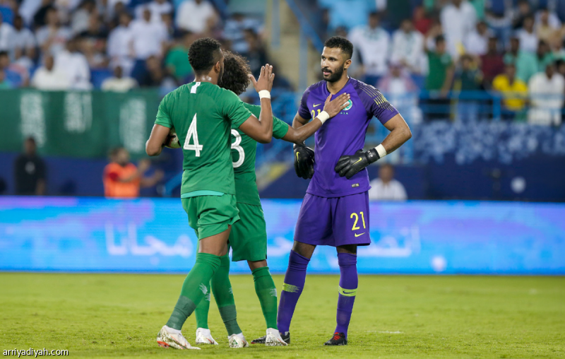 ماكيلي يعود.. والعويس يستحضر ذكرى البطاقة الحمراء