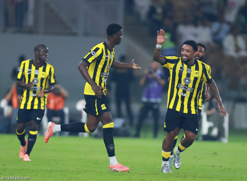 بعد 10 مباريات.. دومبيا يفتتح أهدافه