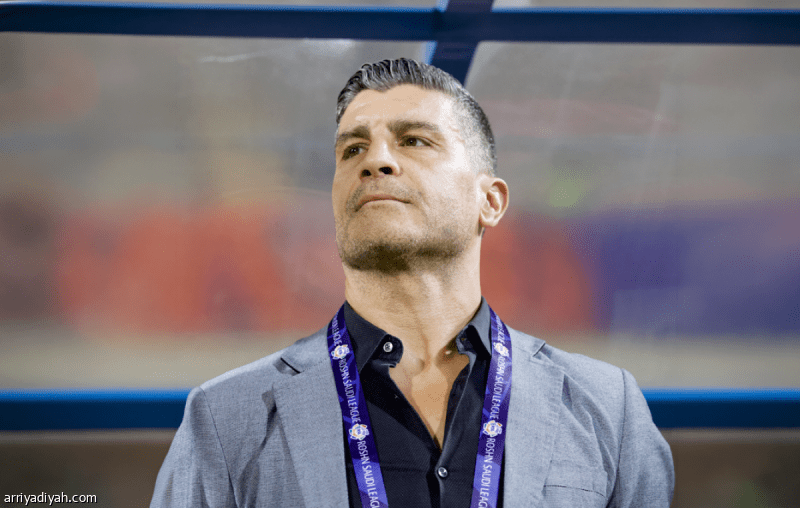بعد مفاوضات 2021 و2023.. إيمانويل يوقع عقد الاتفاق