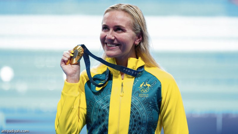 &laquo;المدمرة&raquo; الأسترالية تخرج من الماء