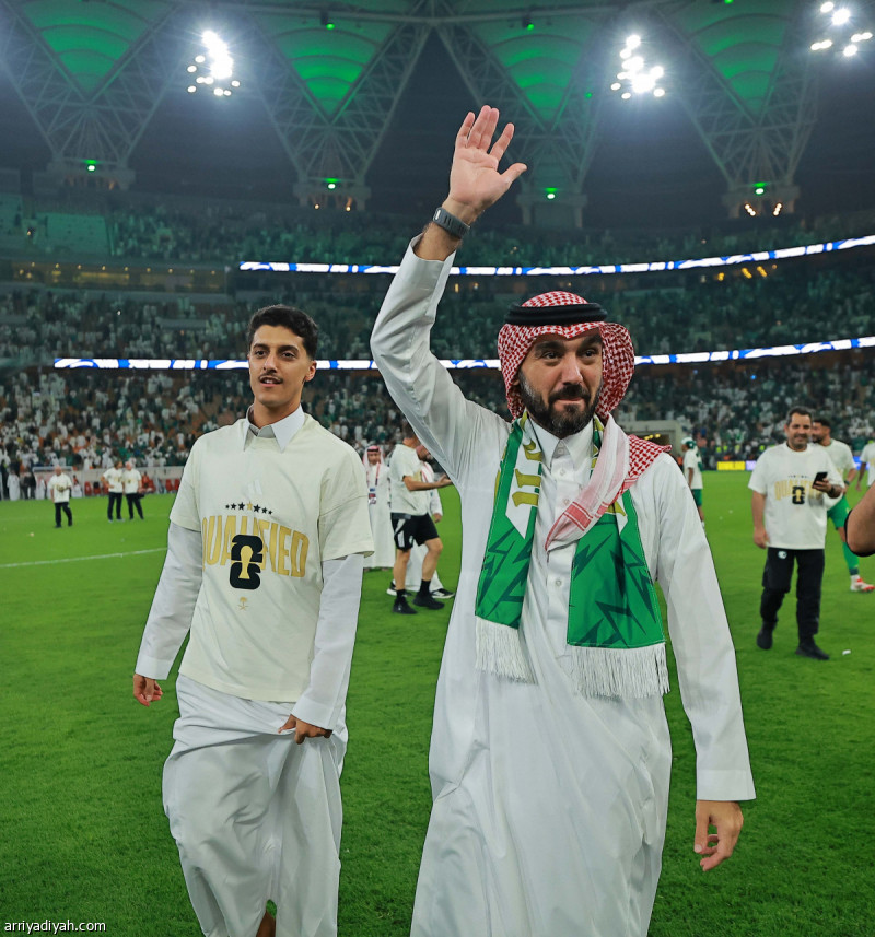 الوزير يحتفي